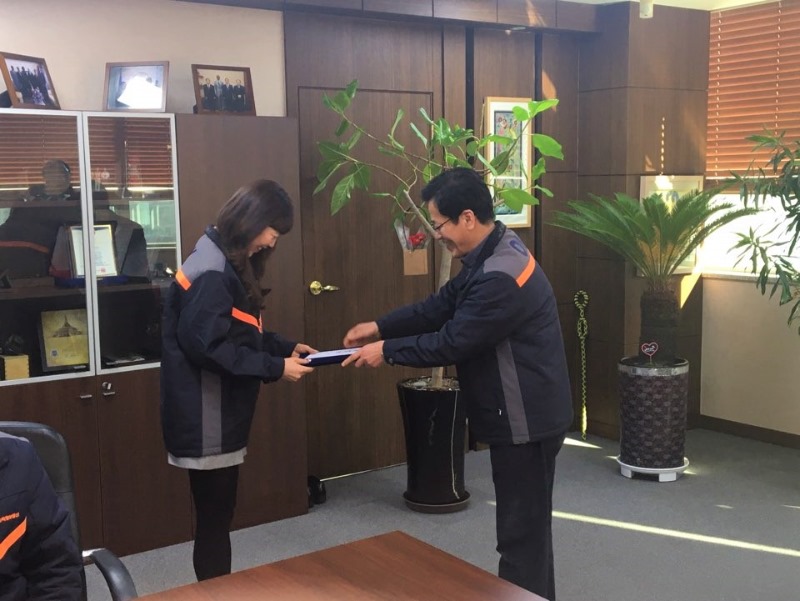 2019년 우수사원 표창1.jpg