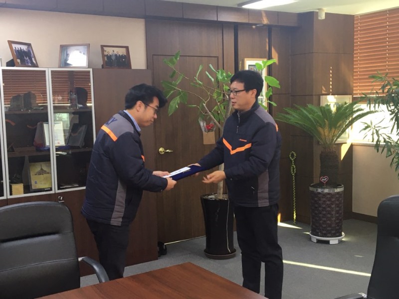 2019년 우수사원 표창3.jpg