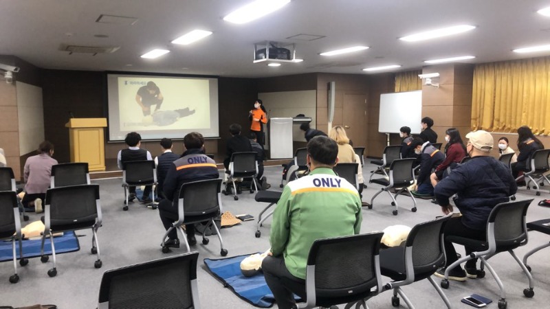 20.11.19 심폐소생술 교육_2.jpg